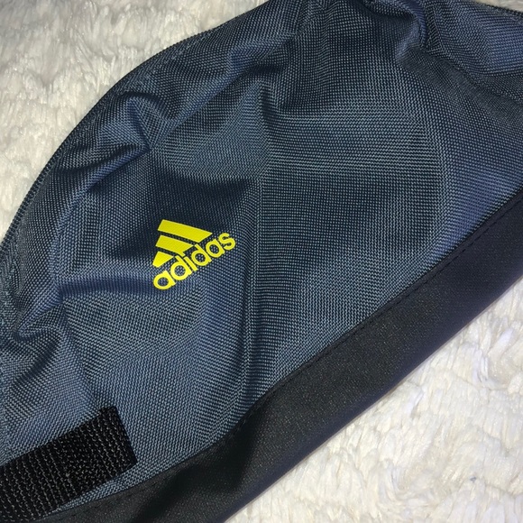 Adidas Travel Toiletry Bag Makeup Case Grey New - Picture 13 of 14